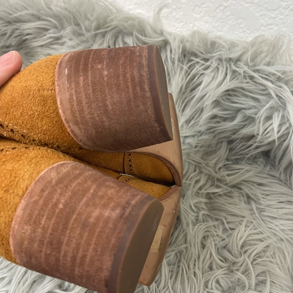 Madewell The Grayson Brogue Chelsea Boot J8292, western cut ankle boot. - Picture 7 of 11